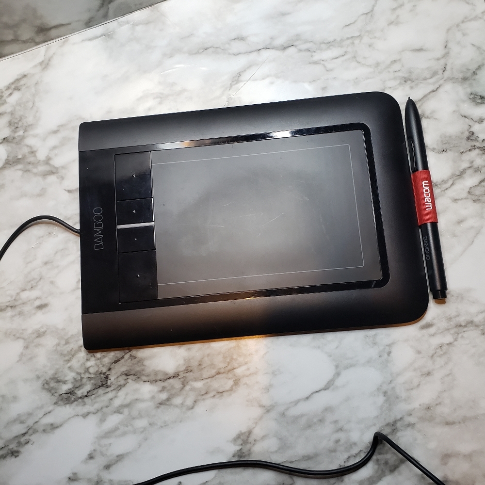 Wacom bamboo pen and touch as pictured. no box.